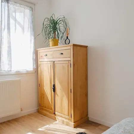Avec Jardin Apartment