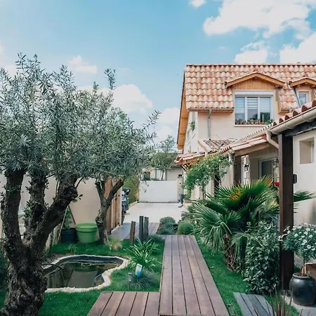 Apartment Avec Jardin Begles