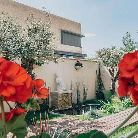 Apartment Avec Jardin *
